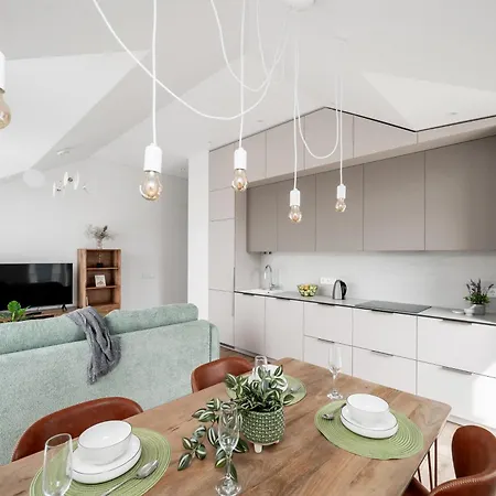 Апартаменты Floor, Spacious W-balcony & Garage I Cohost *