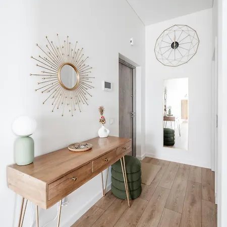 Floor, Spacious W-balcony & Garage I Cohost * Vilnius