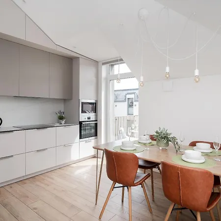 Апартаменты Floor, Spacious W-balcony & Garage I Cohost *