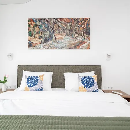 Floor, Spacious W-balcony & Free Parking I Cohost * Wilna