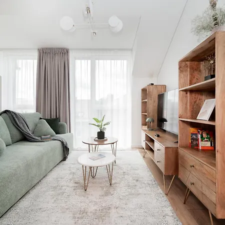 Floor, Spacious W-balcony & Garage I Cohost Apartment