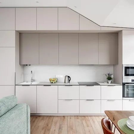 Floor, Spacious W-balcony & Garage I Cohost Вильнюс