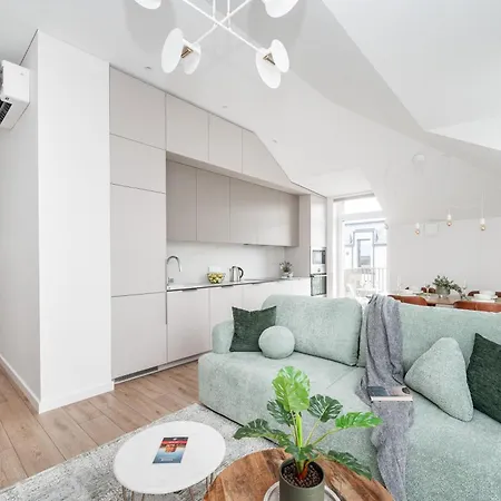 Apartment Floor, Spacious W-balcony & Garage I Cohost *