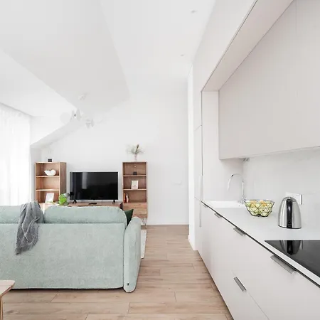 Apartment Floor, Spacious W-balcony & Garage I Cohost *