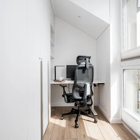 Floor, Spacious W-balcony & Garage I Cohost Apartment Vilnius