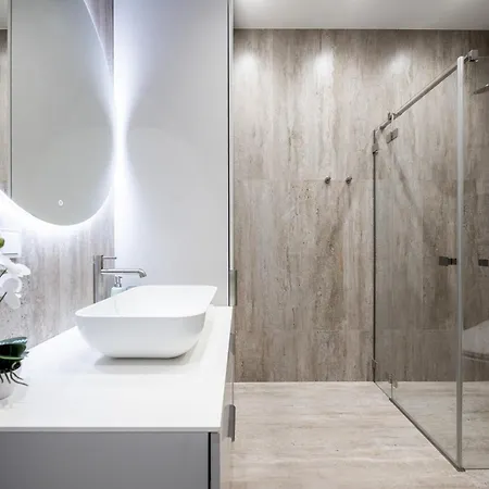 Apartment Floor, Spacious W-balcony & Garage I Cohost *