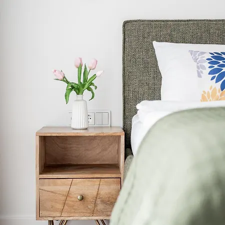 Floor, Spacious W-balcony & Garage I Cohost Apartment Vilnius