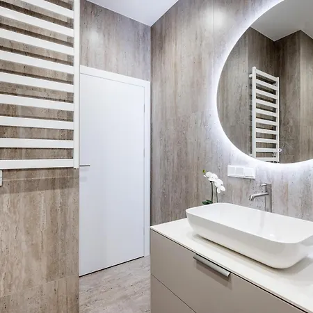 Floor, Spacious W-balcony & Garage I Cohost * Вильнюс