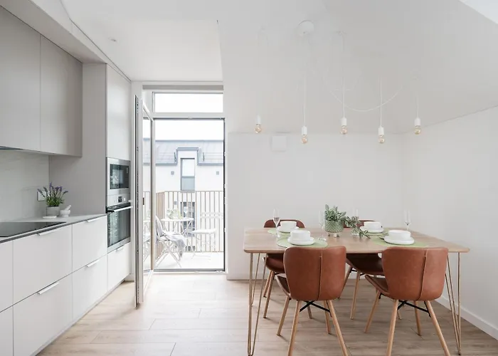 Floor, Spacious W-balcony & Garage I Cohost Vilnius