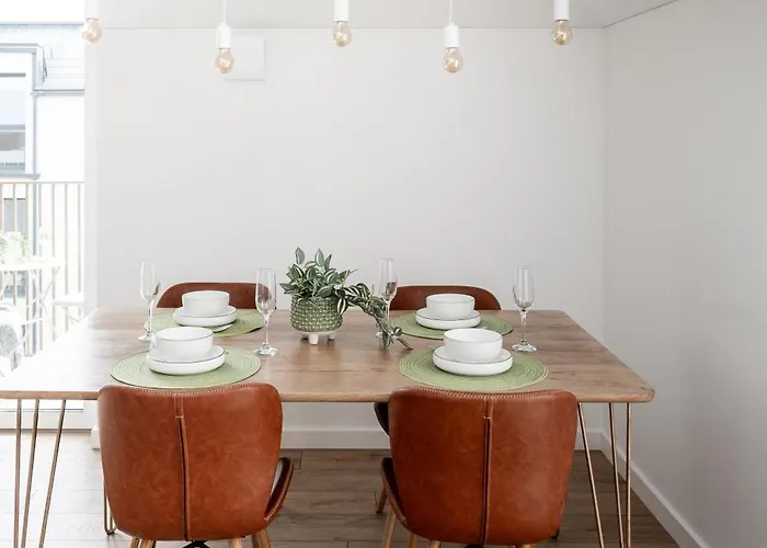 شقة Floor, Spacious W-balcony & Garage I Cohost *