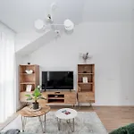 Floor, Spacious W-balcony & Free Parking I Cohost Butas