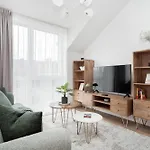 Floor, Spacious W-balcony & Free Parking I Cohost Butas *