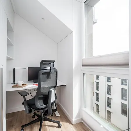 Floor, Spacious W-balcony & Free Parking I Cohost 빌뉴스