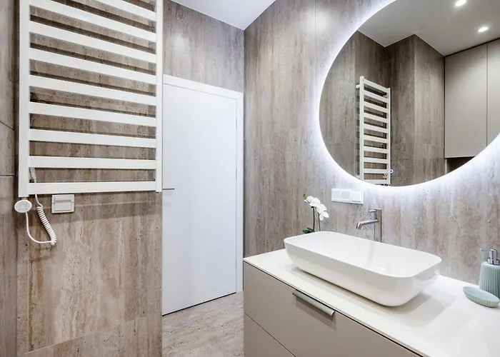 Floor, Spacious W-balcony & Free Parking I Cohost * 维尔纽斯